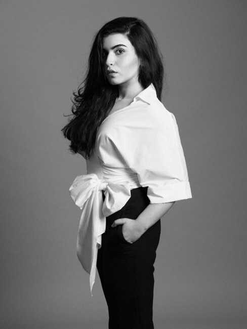 Angélique Raina – Blur The Border